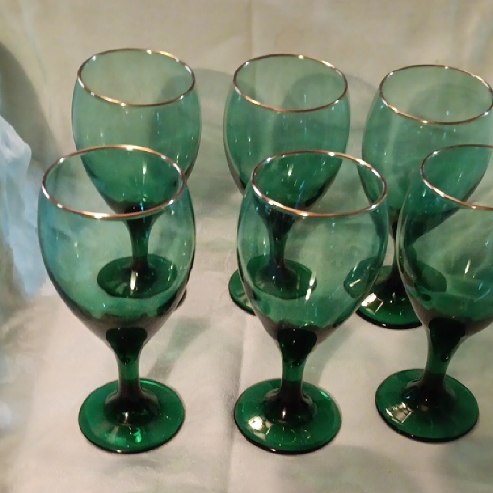 Libbey Green Wine Glass Set with Gold Rim
